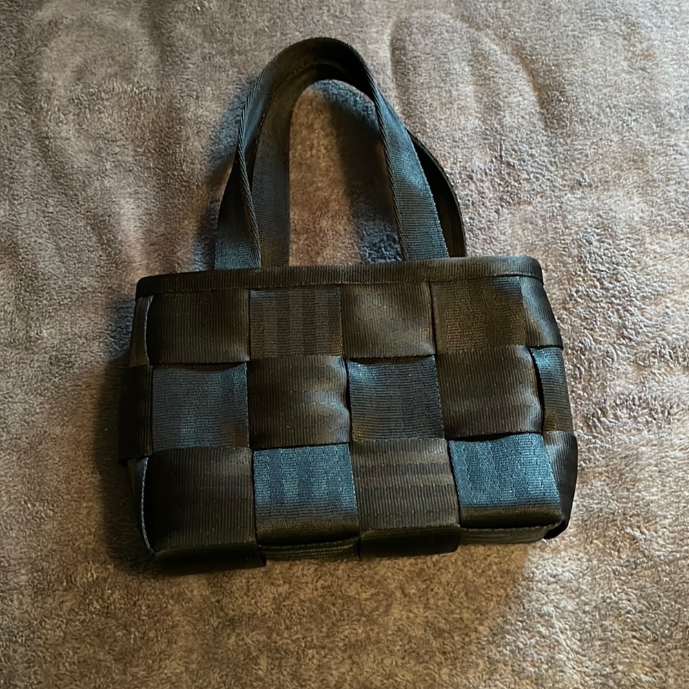 Mini seatbelt bag in black